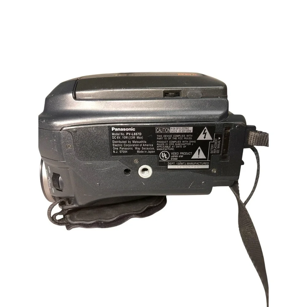 Panasonic Palmcorder PalmSight Camcorder‎ PV-L657 VHS No Battery Untested!